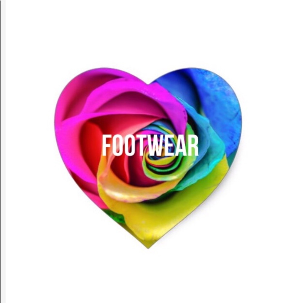 Footwear————>